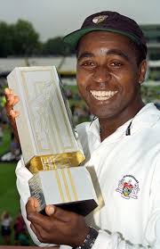 ... Captain Mark Alleyne with the NatWest Trophy ... - Alleyne%2520MW%2520(99%2520NatWest%2520Trophy)