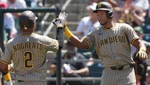 Padres Edge Athletics 2-1 in Close Contest