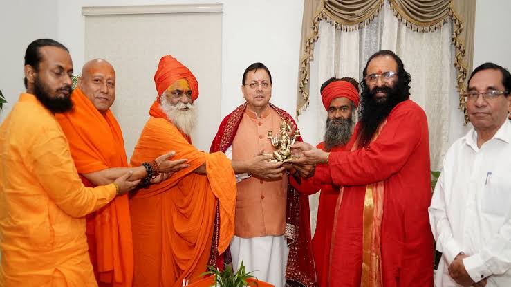 Saints led by Mahant Ravindra Puri Maharaj invite Uttarakhand CM Pushkar Singh Dhami to sacred Chhadi Yatra from Bageshwar; he welcomes delegation