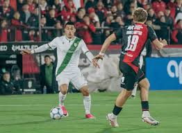 Newell´s estiró su invicto como local y le ganó 2-1 a Banfield con doblete de Matías Cóccaro