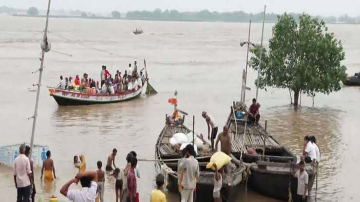 Bihar floods: Nepal deluge swells Ganga, Kosi; residents forced to flee as water crosses danger mark