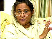 Awami leader Sheikh Hasina Wajed blamed the government - _39444051_hasina203ap