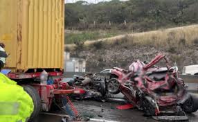 Video: Caos vial en la México-Querétaro por choque múltiple; auto se incendió