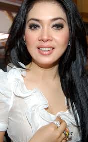 Hasil gambar untuk tentang syahrini