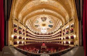 Картинки по запросу одесса оперный театр