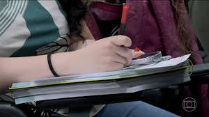 Estudantes vão poder tentar vaga em universidade com pontuação do Enem, a partir de segunda-feira (19/01)
