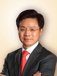 Jianhua Wan Representing LHR Financial Education Foundation President Guotai Junan Securities - 20131015004202_9134