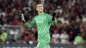 Racing en Alerta: ¿Cambeses se va? Oferta bomba sacude Avellaneda - Imagen principal del artículo