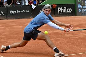 Thiago Wild atropela Alex Barrena enfrenta Vallejo na disputa do título do Itajaí Open