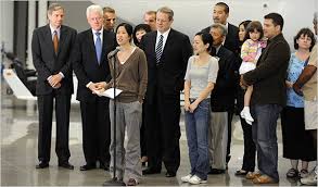 Résultat de recherche d'images pour "Euna Lee and Laura Ling"