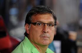 Barcelona head coach Gerardo &#39;Tata&#39; Martino looks on during the Spanish Super Cup first leg match between Atletico de Madrid and Barcelona ... - Gerardo%2BTata%2BMartino%2BClub%2BAtletico%2Bde%2BMadrid%2BA8xP_LQq7eKl
