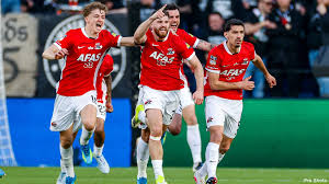 LIVE 18.45 uur | Kampioen PSV en bekerwinnaar AZ nemen het op tegen Overijsselse clubs