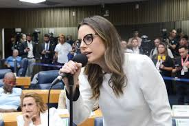 Chefes de gabinete de Zoe pedem demissão após divulgação de patrimônio