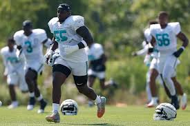 Miami Dolphins and Aaron Brewer agree to contract extension