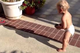 Resultado de imagem para crianças brincando com a sombra