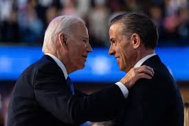 Tổng thống Biden ân xá cho con trai