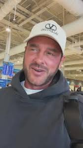 Lee Andrews Accused of Lying: Fans Spot "Tell Tale Sign" in Airport Video