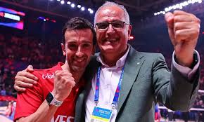 TVF Başkanı Mehmet Akif Üstündağ, Daniele Santarelli müjdesini duyurdu! Türkiye'de sadece 9 kişide var — Ajansspor