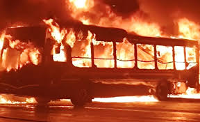 Incendio Devastador en La Matanza: Colectivos Destruidos, ¿Qué Sucedió? - Imagen principal del artículo
