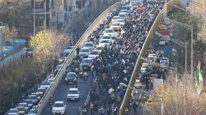 پیام شعارهای معترضان در ایران؛ از «مرگ بر دیکتاتور» تا یاد دوران پهلوی