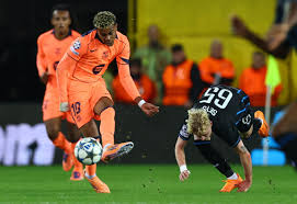 برشلونة ينتزع التعادل 3-3 في مباراة مثيرة أمام كلوب بروج