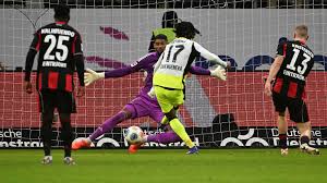 Zwei Tore in der Nachspielzeit: Frankfurt und BVB trennen sich spektakulär 3:3