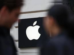 Apple names insider Sabih Khan as COO
