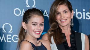 Résultat de recherche d'images pour "cindy crawford daughter"