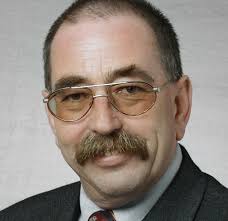 Herbert Seiler, der Verwaltungsratspräsident der Spitäler fmi AG, will seine Amtszeit um zwei Jahre verlängern, um die Zusammenarbeit des VR mit der STS AG ... - 0.50848400_1366357491