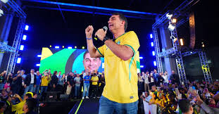 O que provocou a mudança de estratégia na campanha de Flávio Bolsonaro