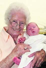 Swindon Advertiser: 100-year-old Mary Knowles celebrates her birthday with first great Buy this photo » 100-year-old Mary Knowles celebrates her birthday ... - 2527800