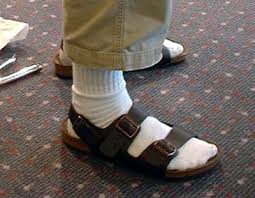 Résultat de recherche d'images pour "socks with sandals men"