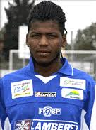 Elvis MELO ( ex joueur du FCBourg-Péronnas) Arrivé au club le Mercredi 8 Janvier 2003. Attaquant 179cm 78kg né le Jeudi 26 Mars 1981 à Praïa (Cap-Vert) ... - 765973400