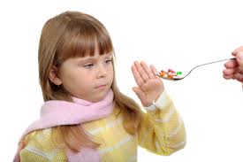 Imagini pentru Greseli de evitat atunci cand administrezi medicamente copiilor