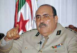Le Général Mohamed Lamari inhumé au cimetière de Ben Aknoun à Alger - general-lamari-01_864498%25252520%252525281%25252529