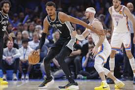 Victor Wembanyama se destaca antes do mais recente confronto entre Spurs e Thunder.