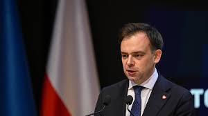 Dług Polski rośnie. Grozi nam zapaść? Minister odpowiada