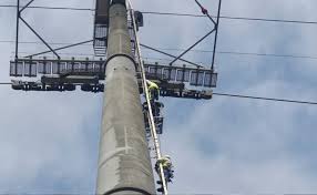 Rescatan a persona que se trepó a torre de L1 del Cablebús en la GAM