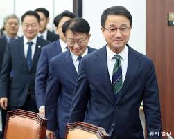 동아일보