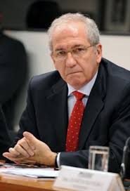 Ex-ministro de Lula é detido em aeroporto e deportado do Panamá após perguntas sobre prisão na ditadura