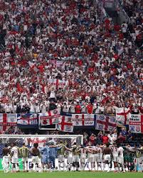 Entenda como "Wonderwall" do Oasis se tornou a música da Copa da Inglaterra em 2026