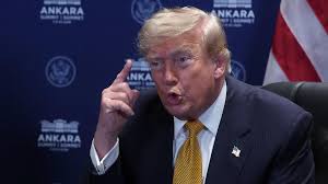 Trump ameaça o Irã: 'Vamos atacá-los com força esta noite'