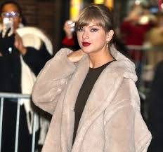 Taylor Swift's Wedding Invite Creates Drama