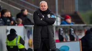 Acht Profis müssen in die U 19: Dotchev greift in Ulm durch