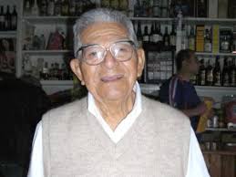 Juan Casusol, fundador del tradicional local, dejó de existir en los primeros minutos de hoy a los 97 años de edad. Pocos minutos después de que el reloj ... - 20100101-juanito