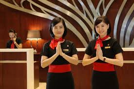 Hasil gambar untuk  penyambutan tamu hotel