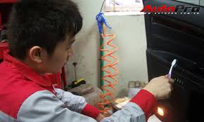 Kết quả hình ảnh cho Lau vô lăng và cánh cửa