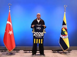 Anderson Talisca renova com Fenerbahçe até junho de 2028