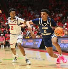 Badgers Land George Washington Guard Trey Autry