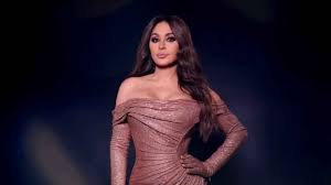 إليسا تخطف الأنظار بإطلالة مثيرة من حقبة الستينات (صور)